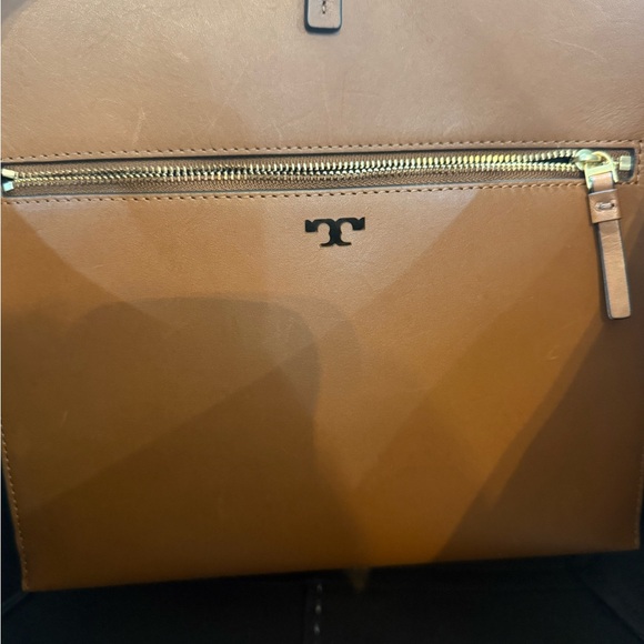 Tory Burch Elegant Snakeskin and Suede Tote Bag - Picture 13 of 15